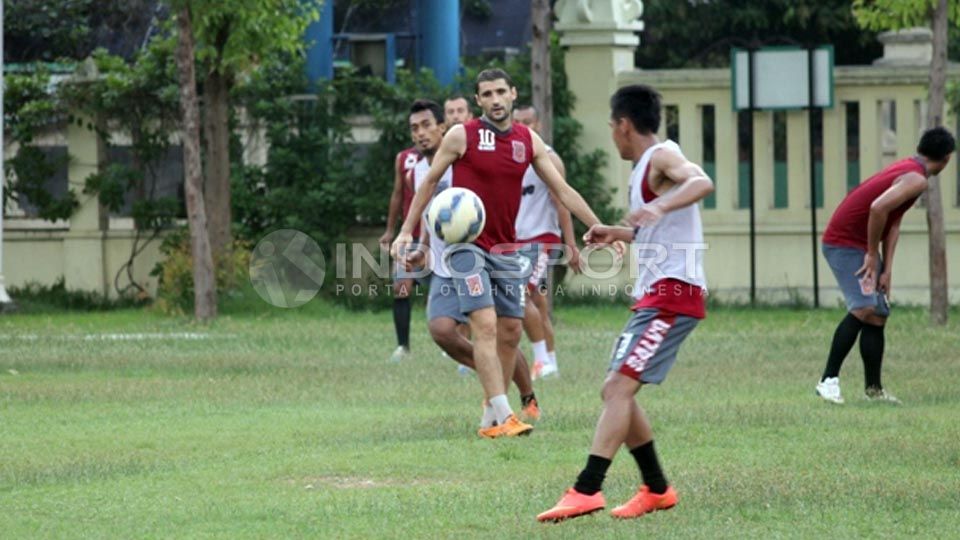 Pusamania Borneo FC saat menggelar latihan. Copyright: &copy; Raditya/INDOSPORT